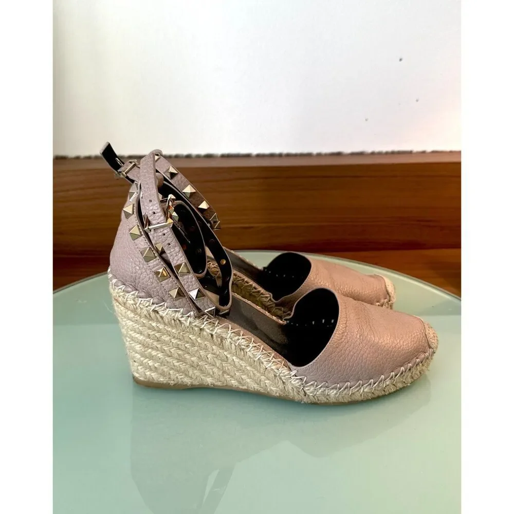 Valentino Garavani Rockstud Wedge Espadrilles in Nude – Size 37 – Authentic
